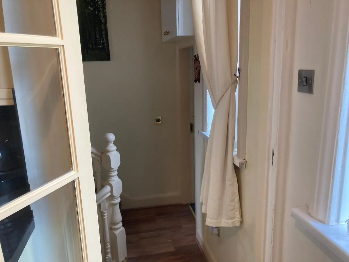 Mountroyal Victorian Self Catering Apartment 2