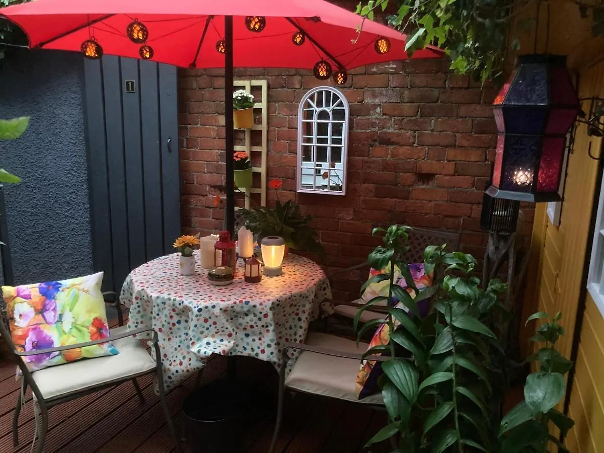 Mountroyal Victorian Self Catering Apartment 2  Belfast
