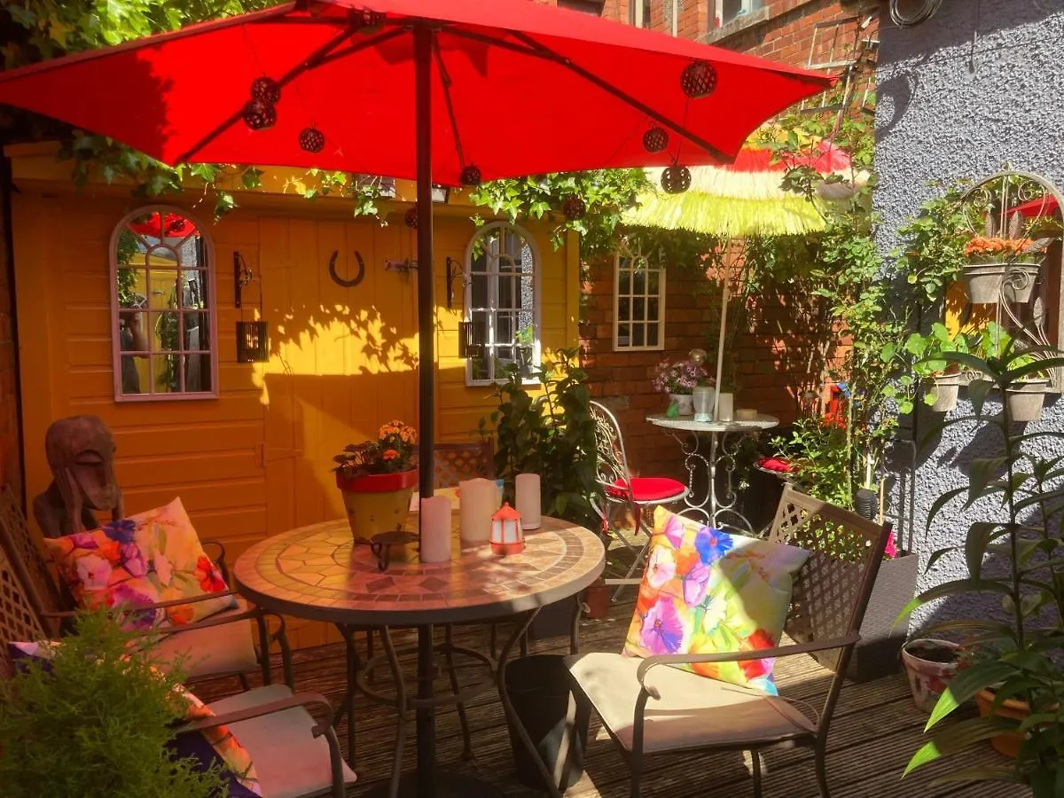 Mountroyal Victorian Self Catering Apartment 2 0*, Belfast