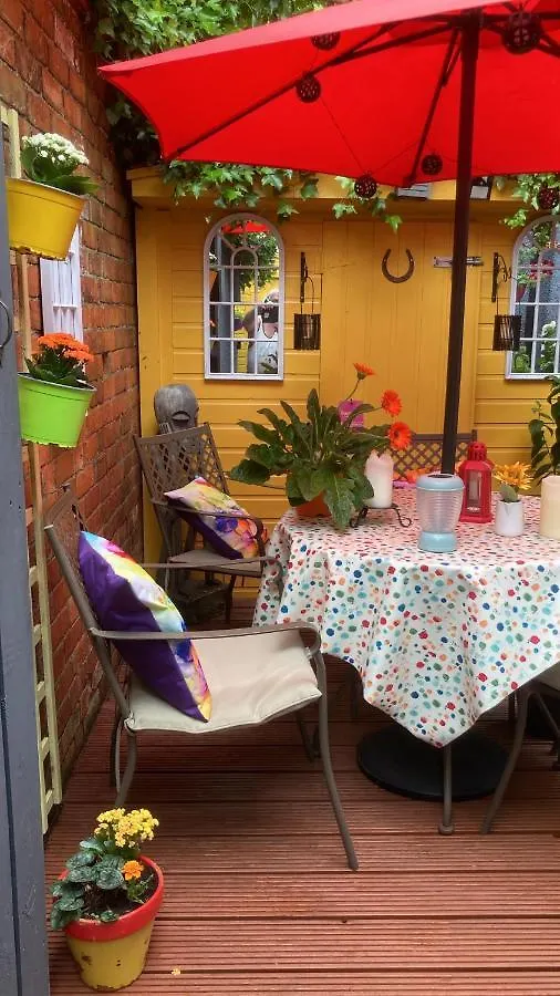 Mountroyal Victorian Self Catering Apartment 2 0*, Belfast