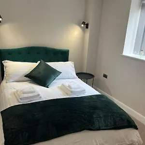  Apartment Tib Investments, Centenary House, 53 North St United Kingdom