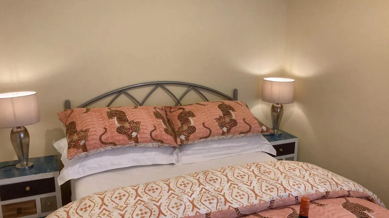 Mountroyal Victorian Self Catering Apartment 2 Belfast